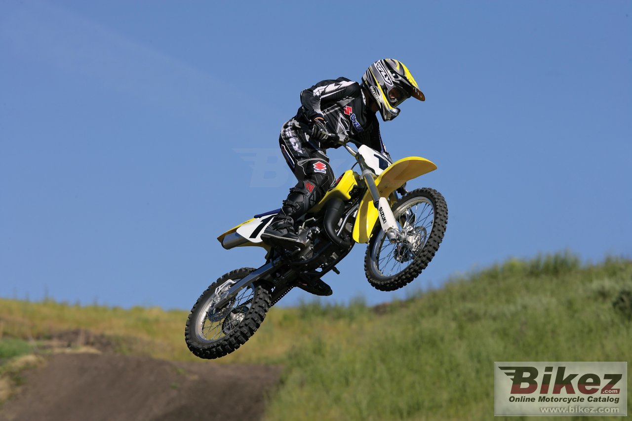 Big Suzuki rm 85 l picture and wallpaper from Bikez.com